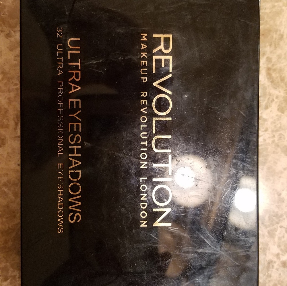 Makeup Revolution palette